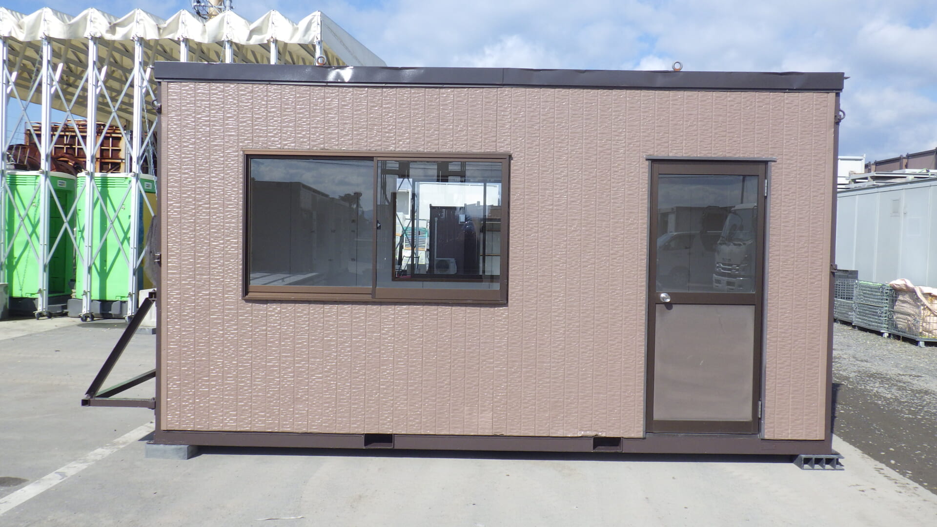 ショップ 商談中です。プレハブ スーパーハウス 